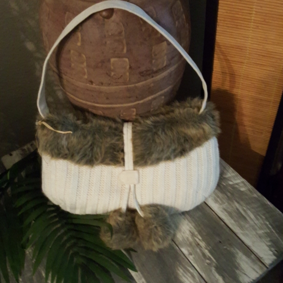 SALE BOHO  KNIT AND FAKE FUR BAG WITH POM POMS - Picture 4 of 8